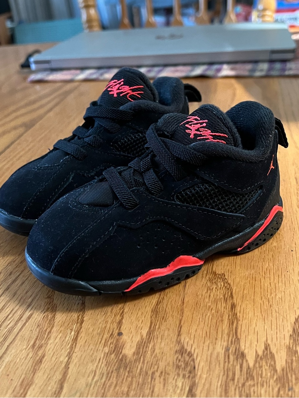 Jordan MVP 92 Toddler Black Sneakers with Red Accents, EUC, Size US 6C